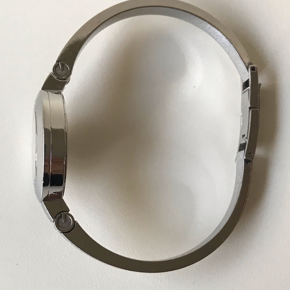 Gucci 105 Series Watch - Picture 5 of 9
